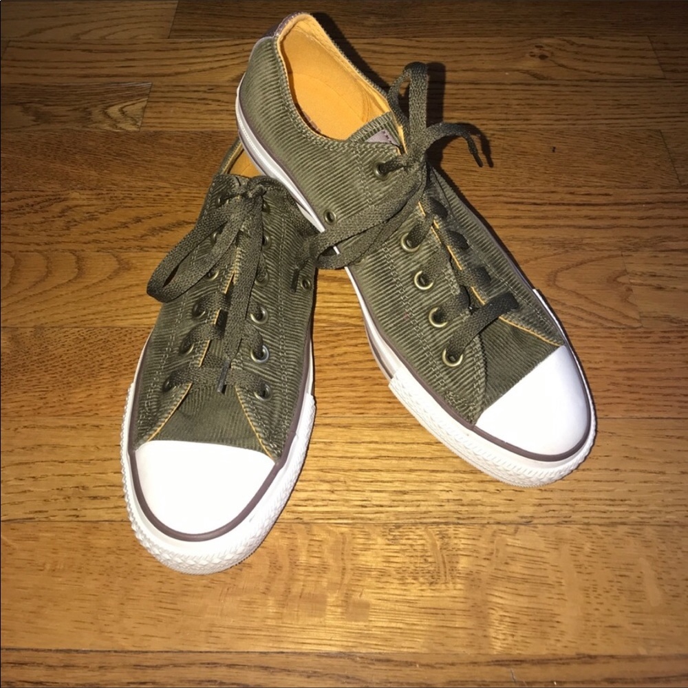 Corduroy Converse “Chuck Taylor”